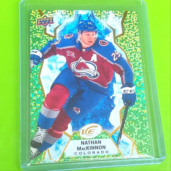 Nathan Mackinnon SP Authentic Green Parallel Card #56 NHL Colorado Avalanche - Picture 1 of 2